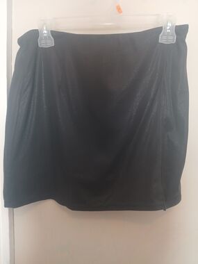 HALARA Black Shimmer Mini Skirt